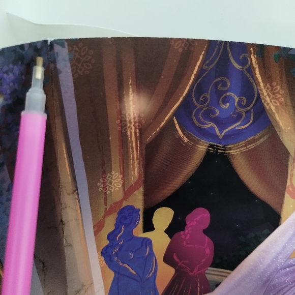 SIGNED, LitJoy Crate - This Woven Kingdom by Tahereh Mafi, gold sprayed edges  - Picture 11 of 12